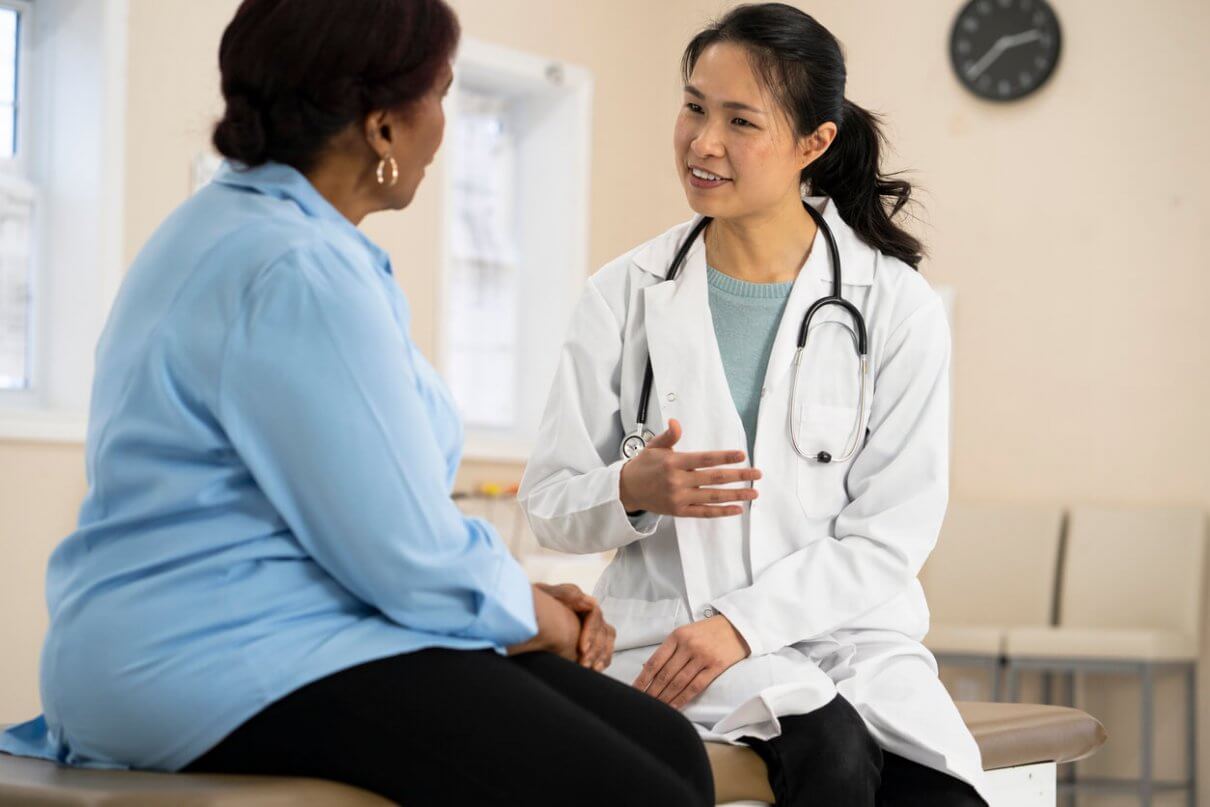 speaking with a doctor about a perforated bowel