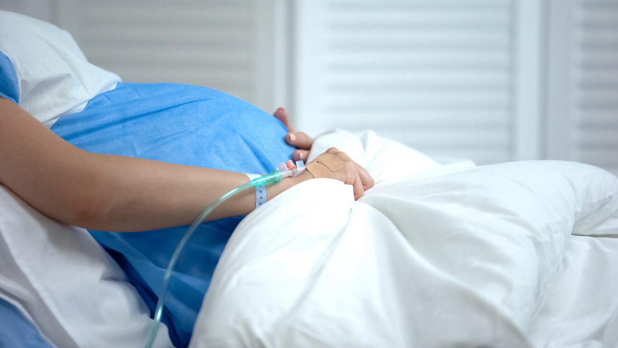 A woman about to give painful labor.